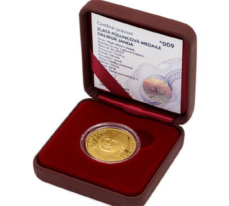Zlatá medaile pro Zlatého Slavíka Dalibora Jandu