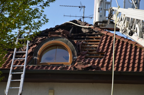 Požár rodinného domu v Rakovníku způsobil škodu za 1,5 milionu korun