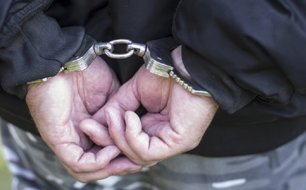 Policisté zadrželi muže, který přepadl v pražských Dejvicích dvě ženy