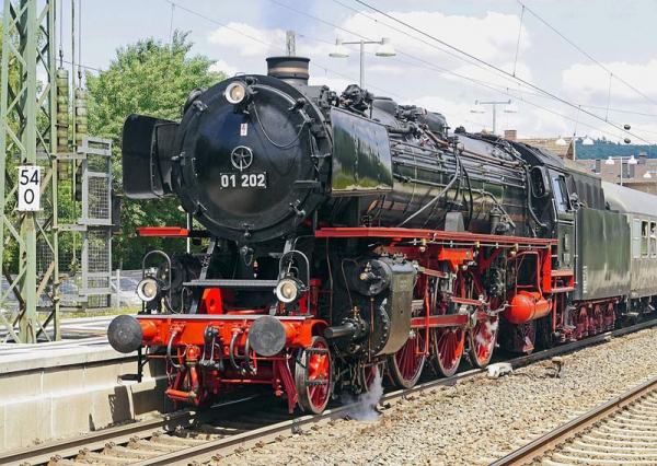 První nostalgický parní vlak letošní sezóny vyrazí z Lužné do Rakovníka