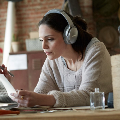 Bezdrátová sluchátka Bose QuietComfort 35 nově definují pojem potlačení okolního hluku 