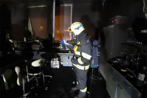 Při požáru ve výzkumném ústavu ve Vestci byl vyhlášen druhý stupeň poplachu