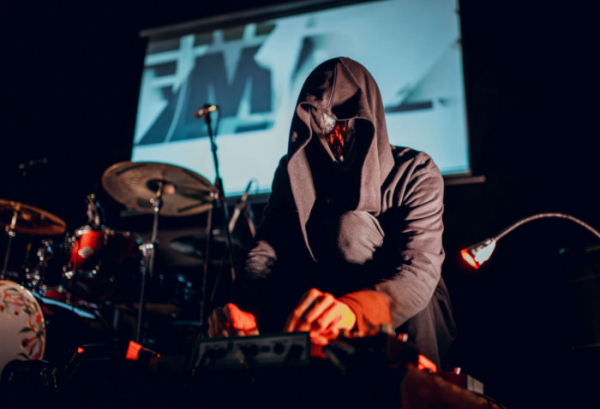 Multimediální umělec a hudebník JAF 34 vydává album Empty