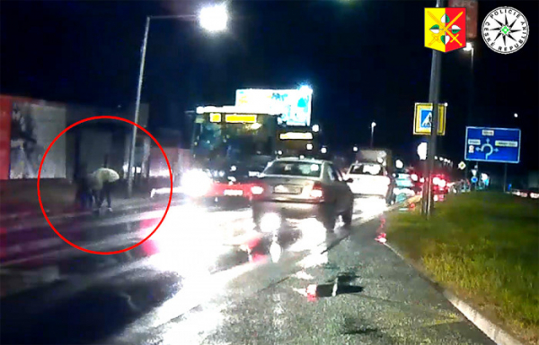 V Praze na přechodu srazil neznámý řidič dítě, které utrpělo mnohočetná zranění