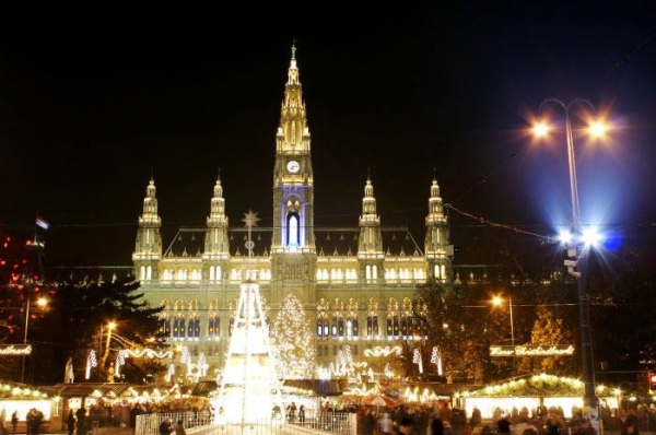 Češi milují vánoční nákupy v zahraničí