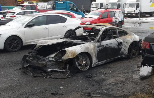 Požár osobního vozu v Dolních Břežanech způsobil škodu za jeden a půl milionu korun