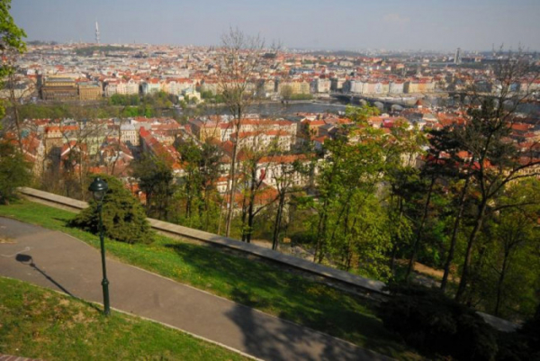 Směnou pozemků umožní Praha výstavbu nové základní školy v Košířích