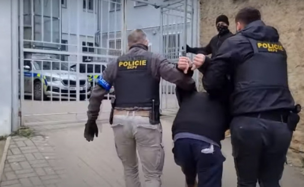 Pražští kriminalisté zadrželi dvojici, která se opakovaně dopouštěla majetkové a násilné trestné činnosti