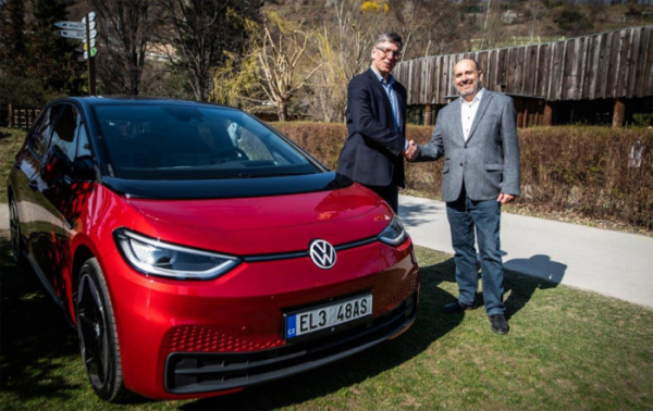 Volkswagen se stal partnerem Zoo Praha, spolupráci zaměří především na rodiny s dětmi