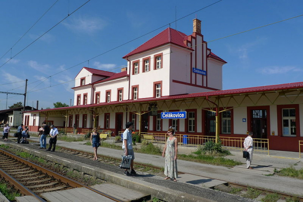 Železniční trať mezi Čelákovicemi a Mstěticemi projde modernizací. Správa železnic vybrala zhotovitele
