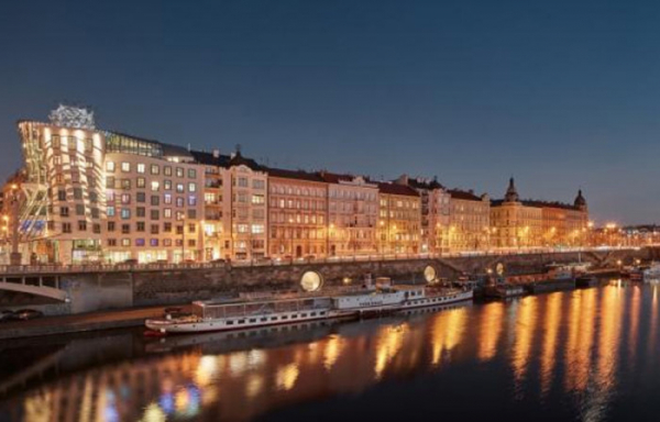Na pražských náplavkách po dvou letech omezení opět začíná kulturně bohatá sezóna
