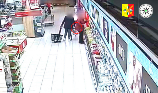 Zlodějce, která okrádala seniory při nákupech v obchodech, falešná identita nepomohla
