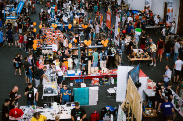 Pražskou tržnici ovládne největší festival novodobých kutilů Maker Faire Prague