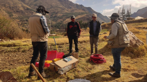 Čeští vědci monitorují v Peru sesuv ohrožující vesnici CuyoChico