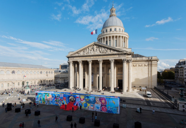 Maketa Lennonovy zdi se vrací z Paříže do ČR. V příštím roce se do Evropy vydá znovu