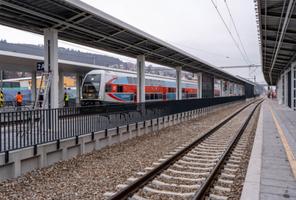 Ve stanici Praha-Radotín mohou už cestující využívat všechna nástupiště