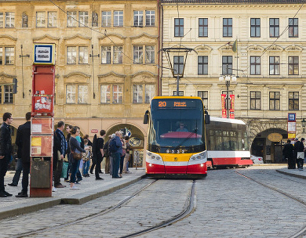 Dopravní podnik hl. m. Prahy uspíší opravu tratě na Malé Straně celkem o pět dnů