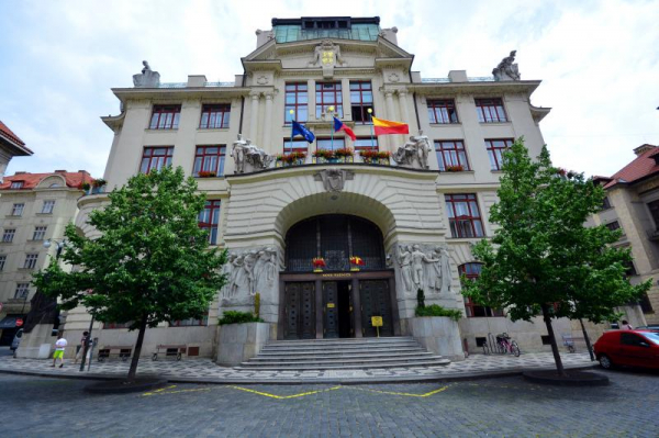 Praha chce jedna s ministerstvem vnitra a vedením České pošty ohledně prodeje budov v Jindřišské a Moravské ulici