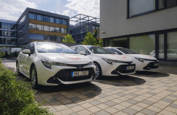 Toyota dodala Vodafonu hybridní flotilu 144 vozů