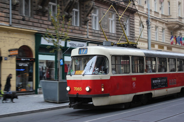 Dopravní podnik hl. m. Prahy opraví tramvajovou trať v Ječné ulici a na náměstí I. P. Pavlova