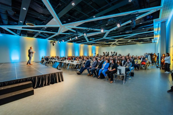 Na programové konferenci v pražském Cubex centru nabídli lidovci konkrétní řešení pro všechny generace