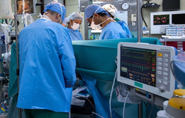 Lékaři FN v Motole provedli úspěšnou transplantaci srdce u nejmladšího pacienta s kardiomyopatií
