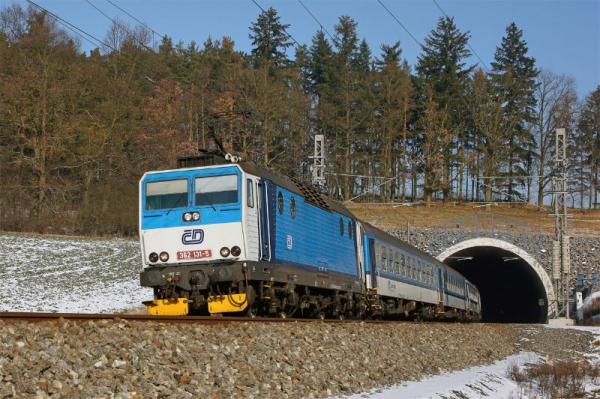 Linku R17 trápí nedostatek vozů, České dráhy posílily jejich údržbu